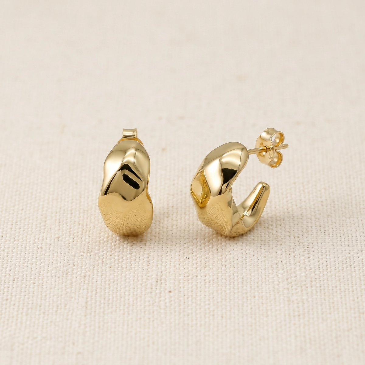 Lustre Roll Studs Earrings