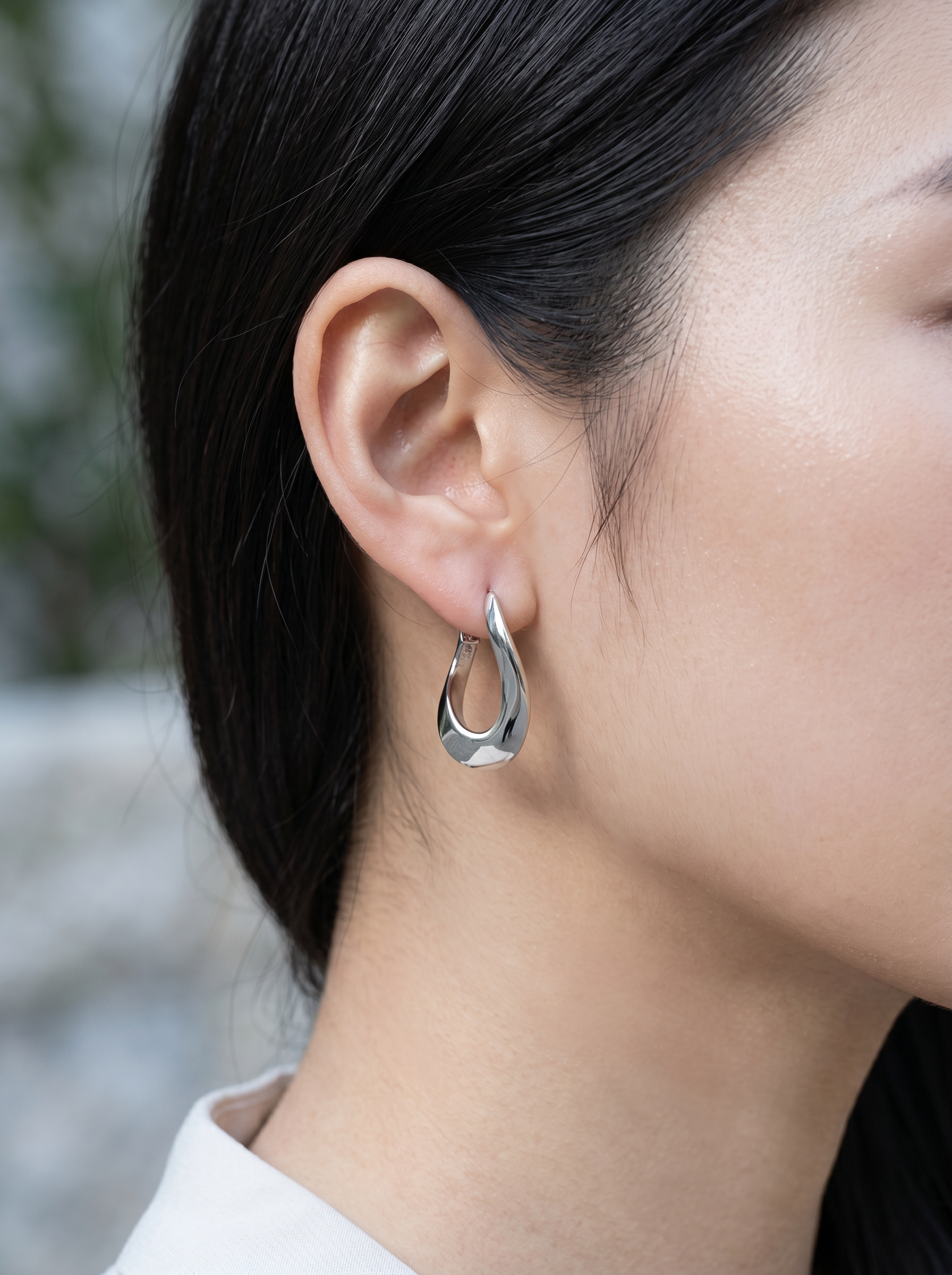Twist Gleam Hoops Earrings