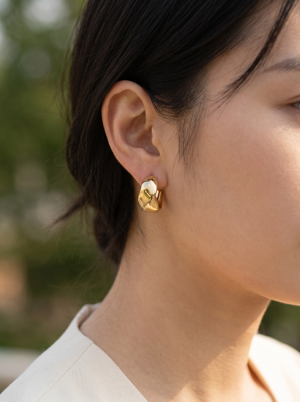 Lustre Roll Studs Earrings