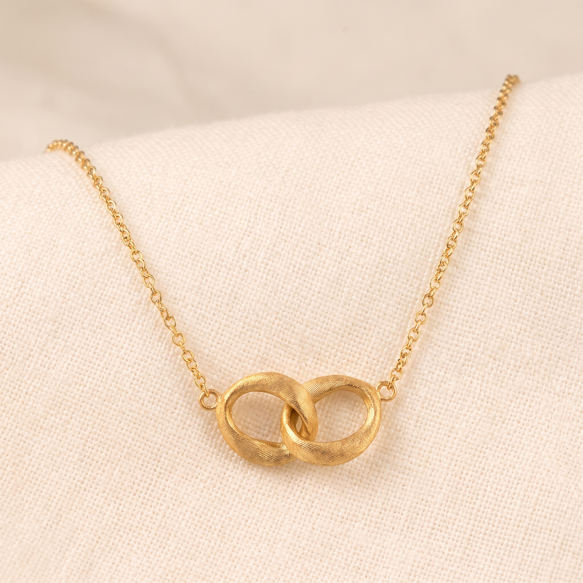 Tender Link Necklace
