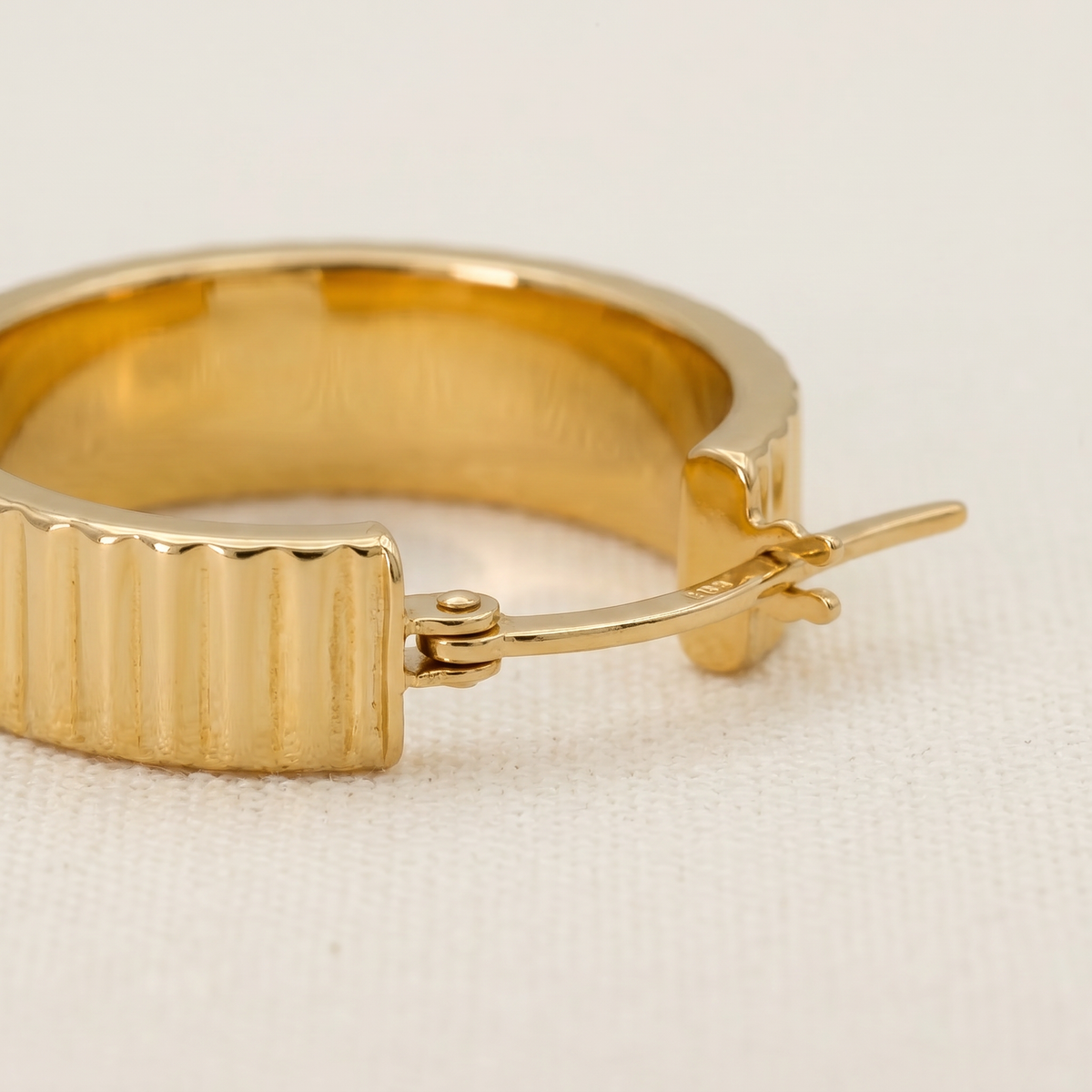 Ripple Edge Hoops Earrings
