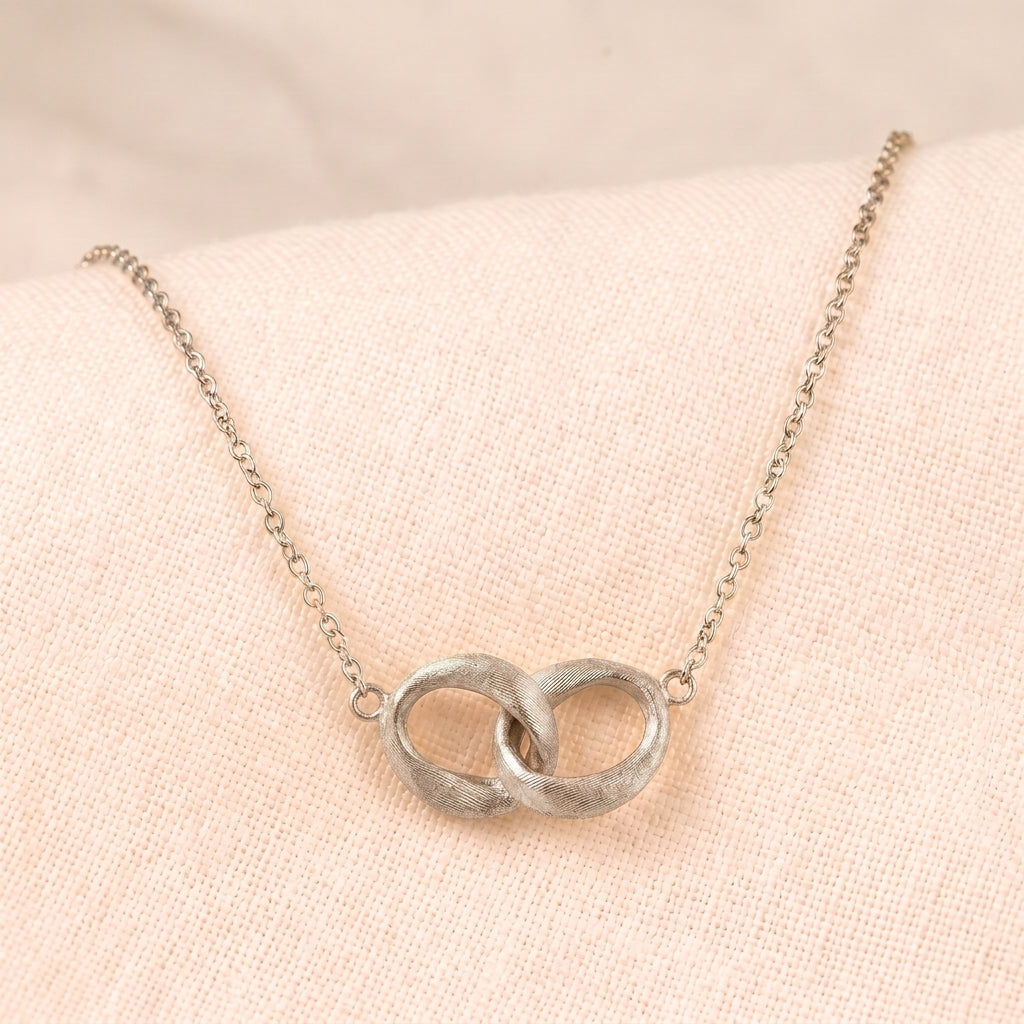 Tender Link Necklace