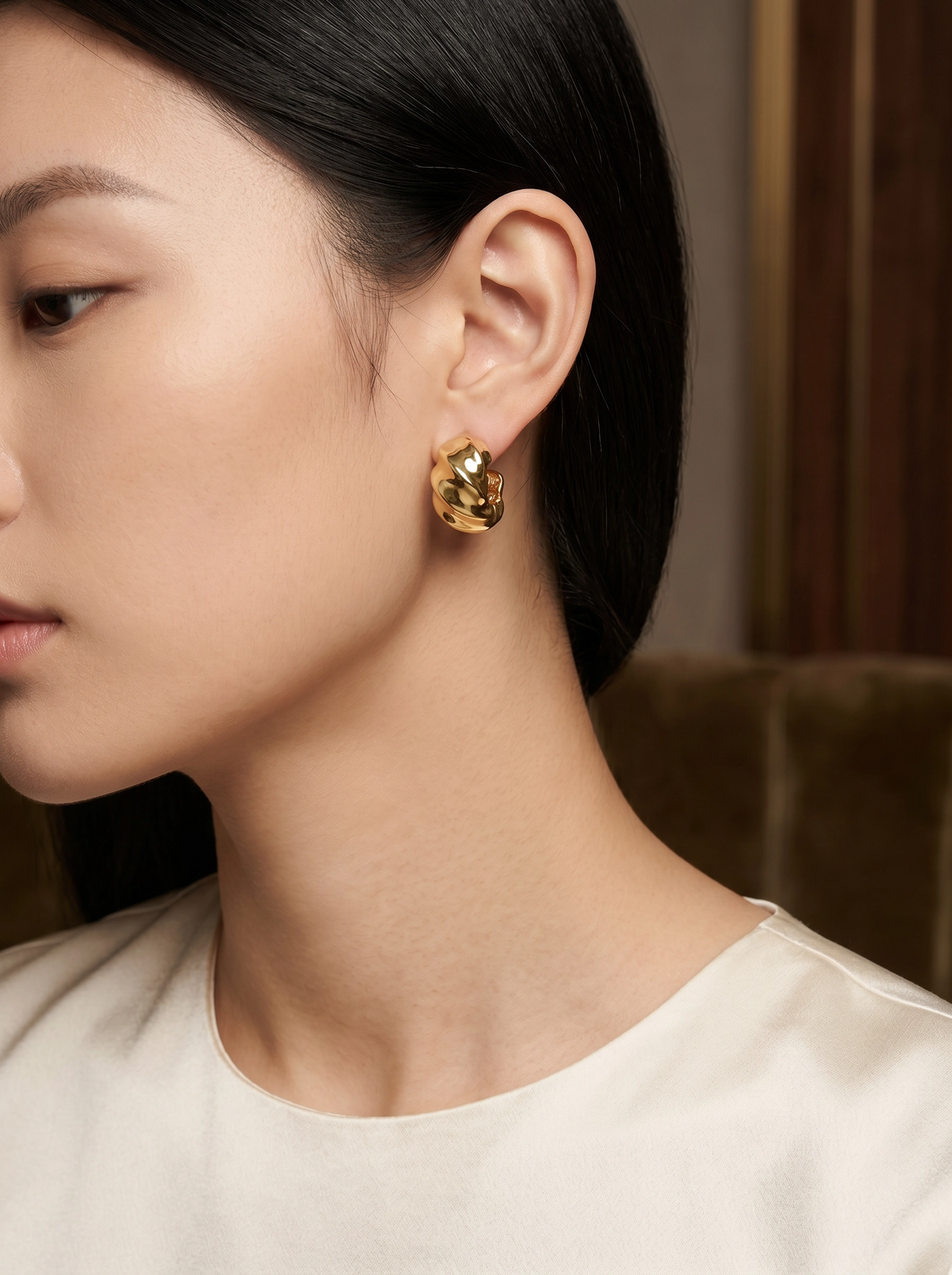 Croissant Studs Earrings