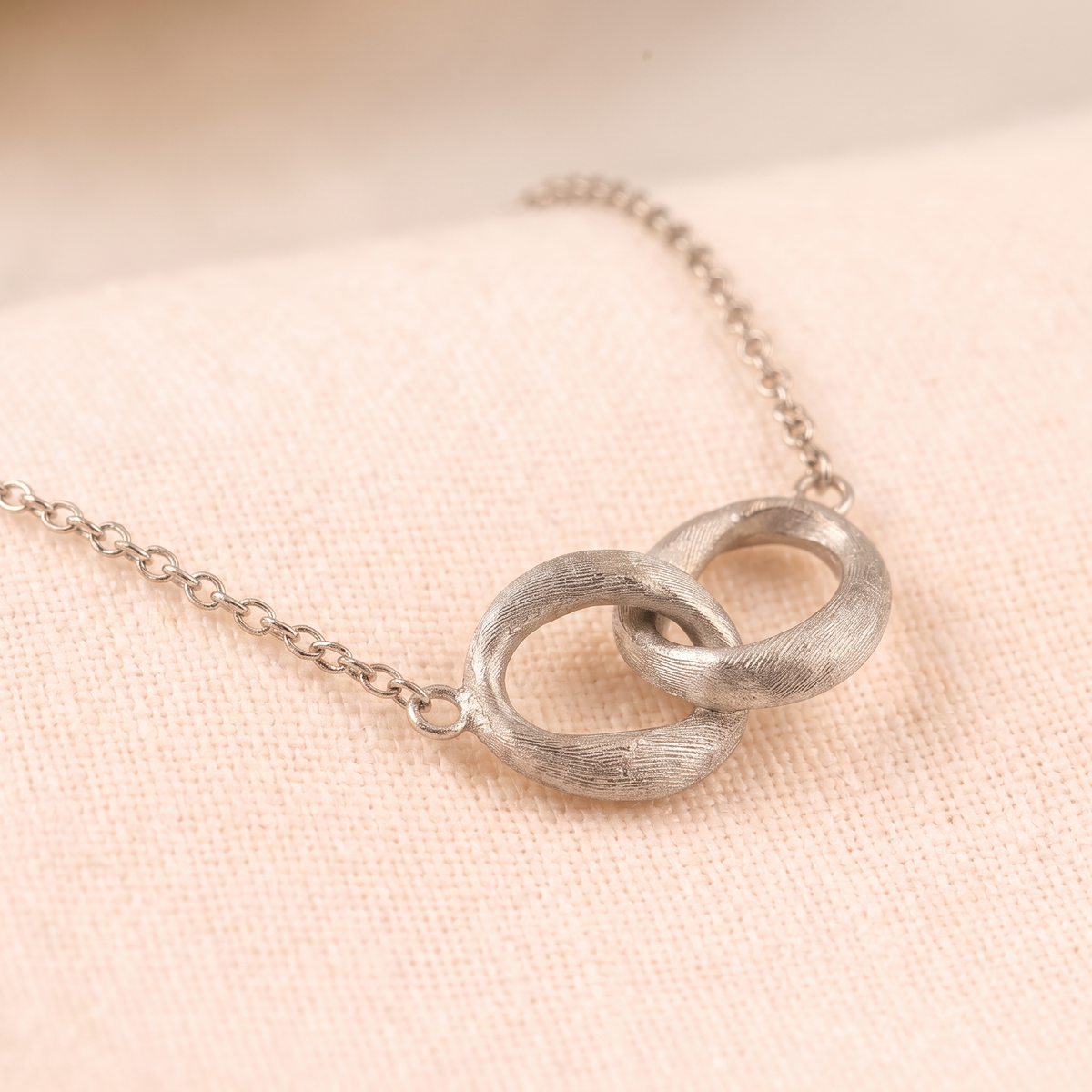 Tender Link Necklace